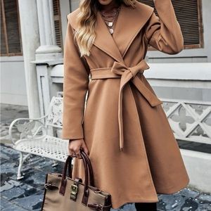 Overcoat with belt and bottoms